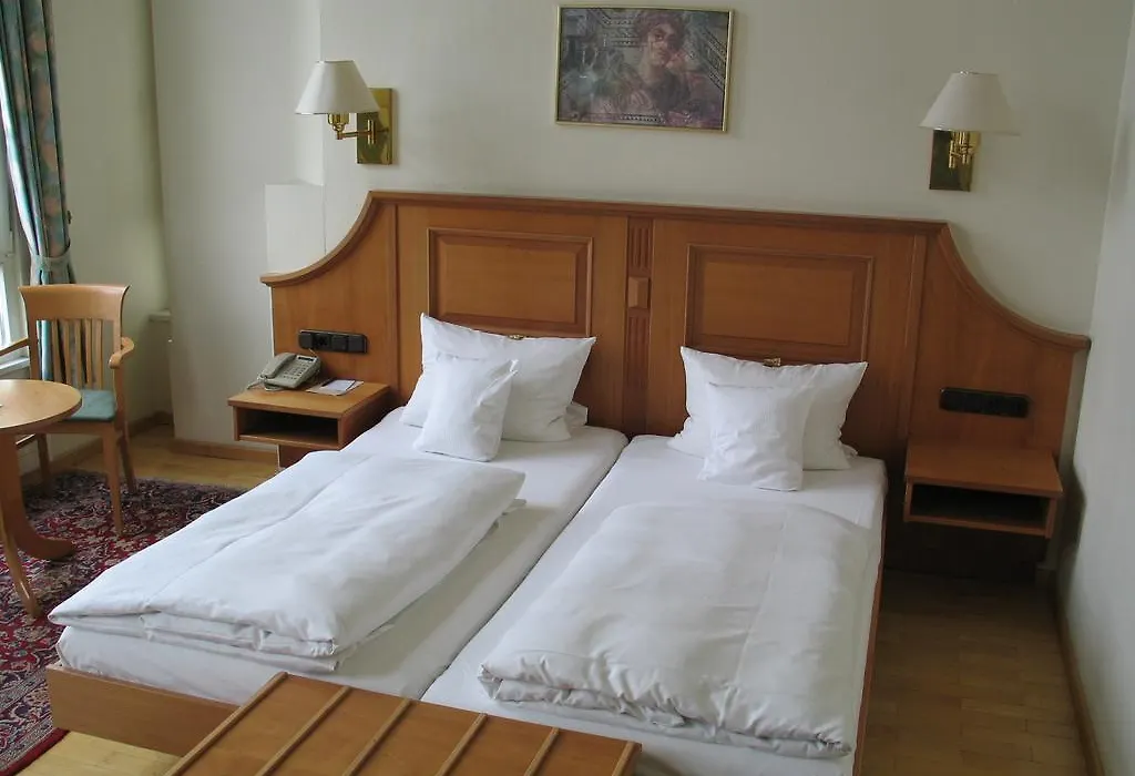 Hotel Roemischer Kaiser-1